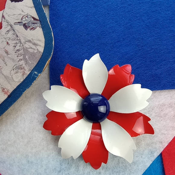 Vintage Painted Enamel Flower Brooch Pin, Red White & Blue - Picture 2 of 5